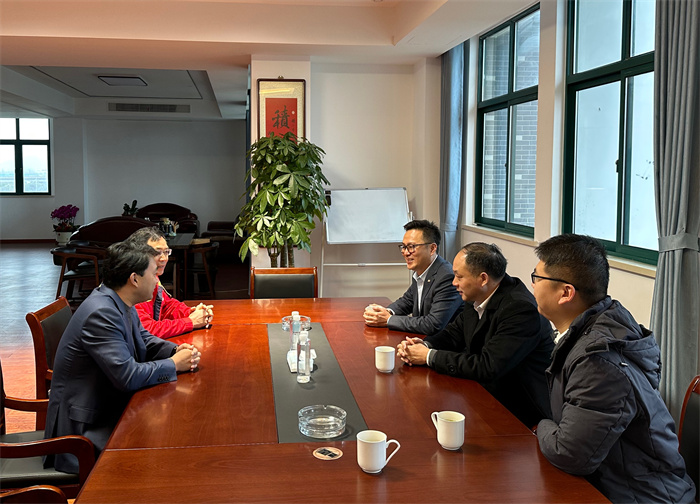 常州市政協(xié)副主席、常州民建主委一行走訪我司